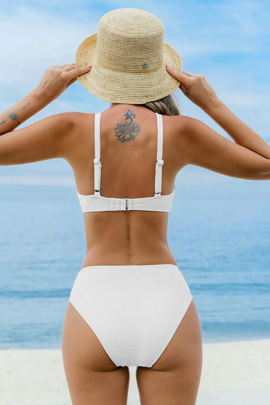 Sale Cupshe Atlantis Twist Neck Bikini Top & Mid-Rise Bottoms Set Off White/Ivory