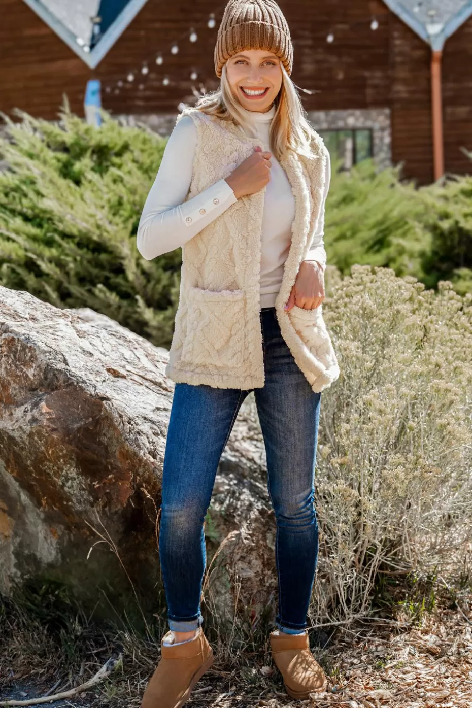 Clearance Cupshe Faux Fur Patch Pocket Vest Beige