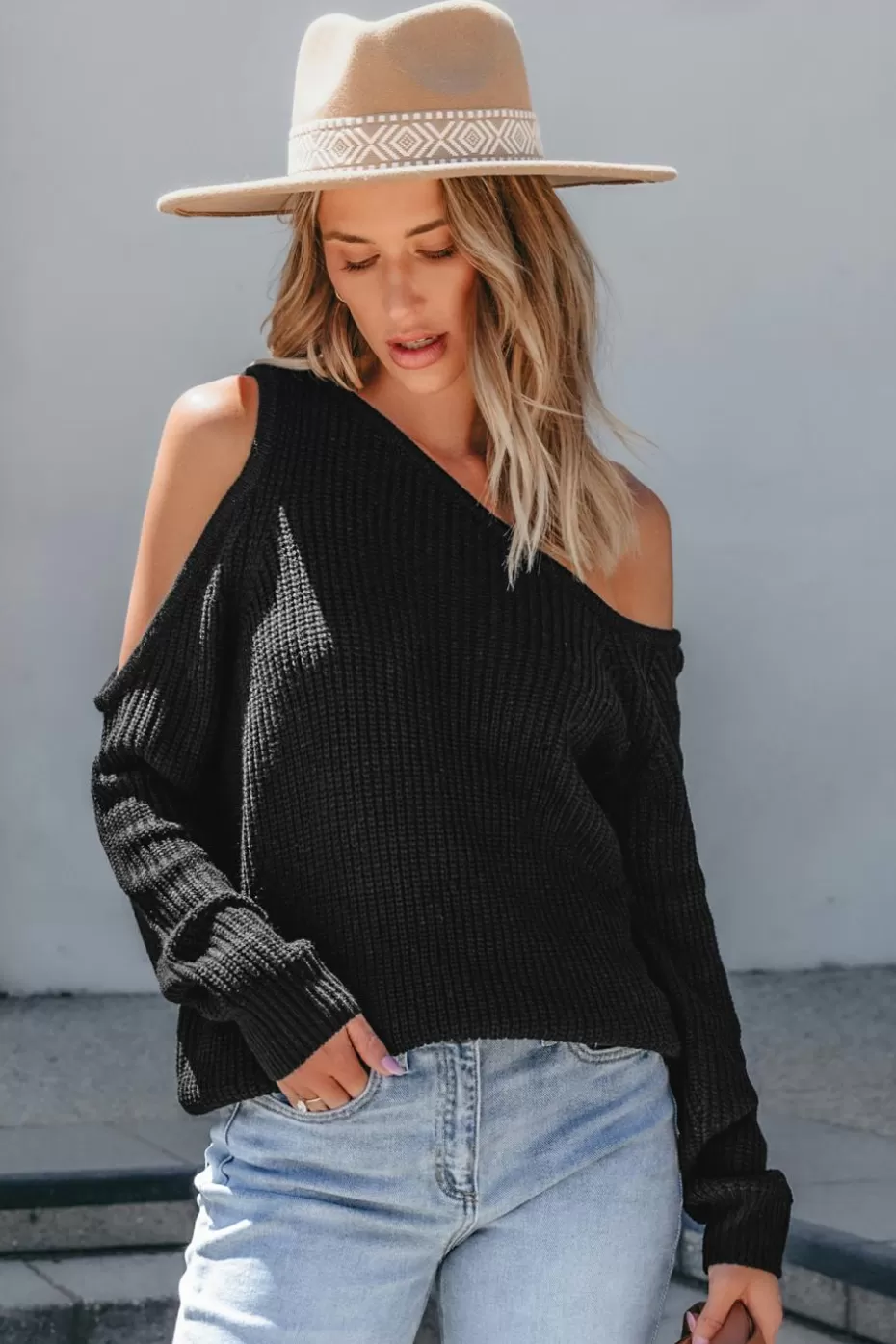 New Cupshe Off-Shoulder Cutout Long Sleeve Sweater Black