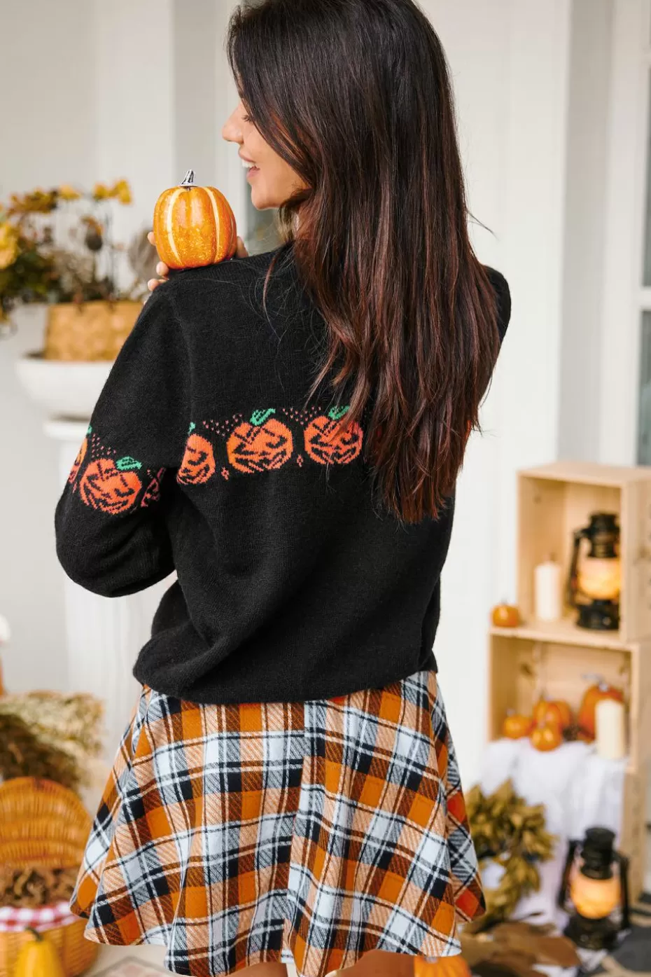 Cheap Cupshe Pumpkin Round Neck Long Sleeve Sweater Black