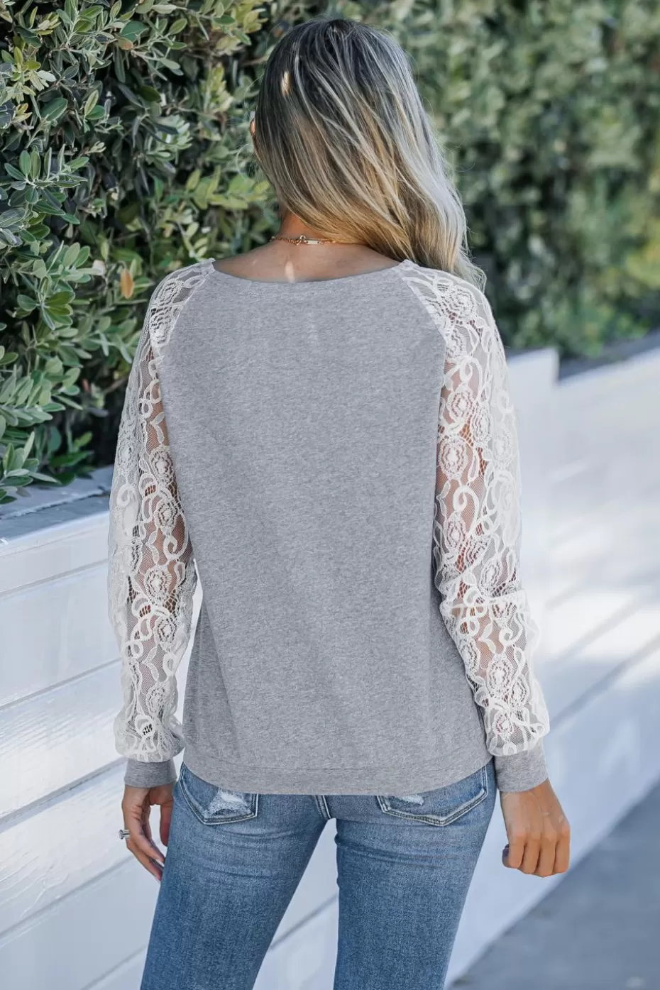 Cheap Cupshe Contrast Floral Lace Sleeve Tee Grey