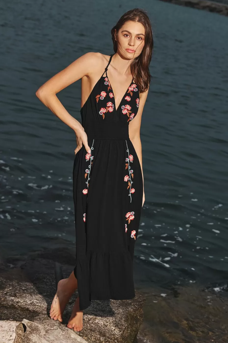 Hot Cupshe Embroidered Floral Halterneck Midi Dress Black