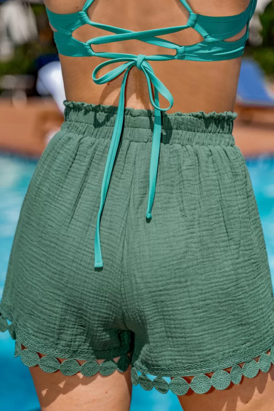 Sale Cupshe Elastic Waist Ornate Hem Shorts Emerald