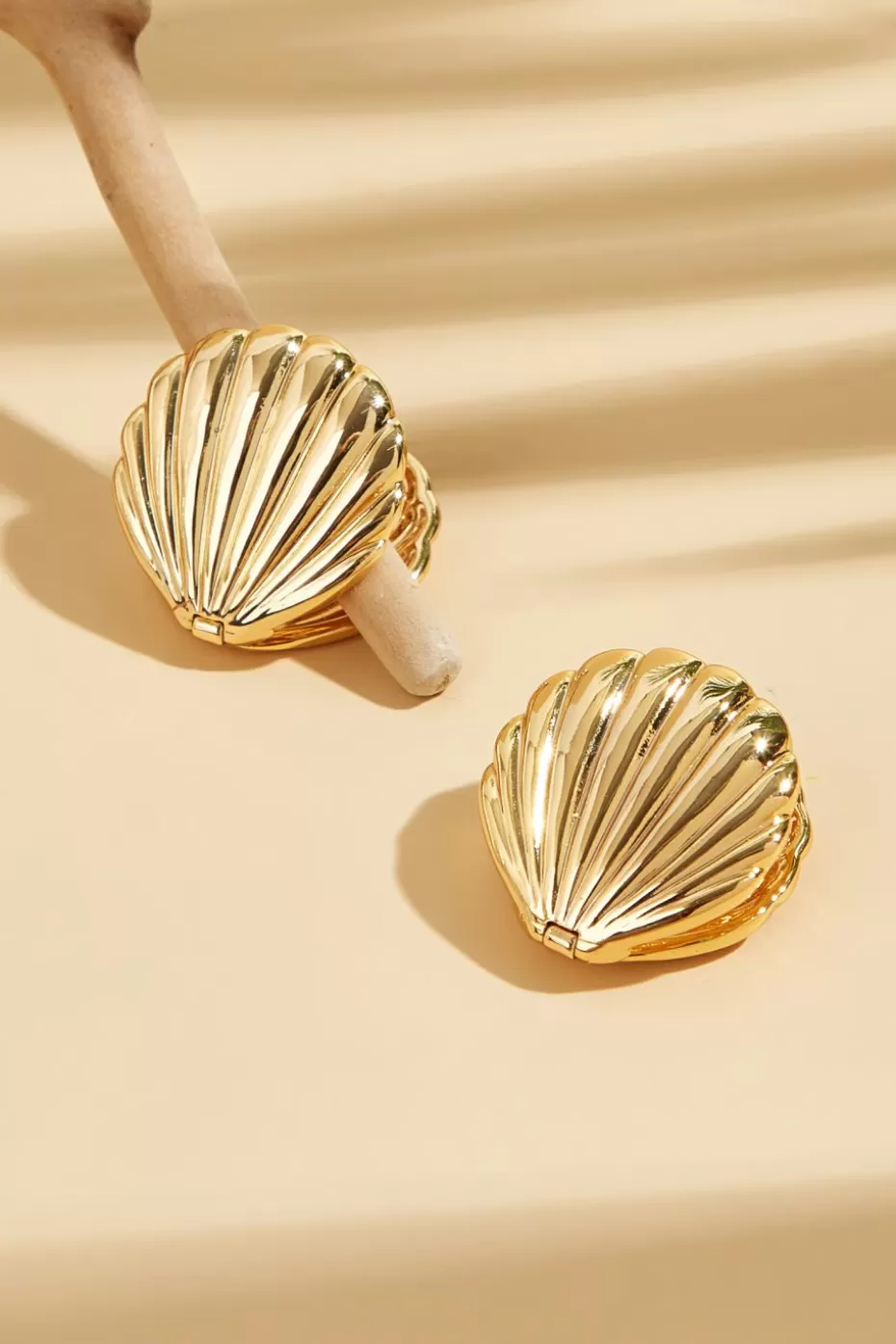 Hot Cupshe Gold-Tone Shell Earrings Goldenrod