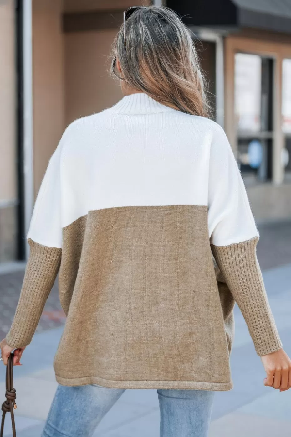Hot Cupshe & White Colorblock Asymmetrical Hem Turtleneck Khaki