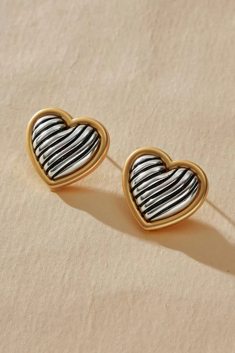 Flash Sale Cupshe Mixed Metal Heart Stud Earrings Goldenrod