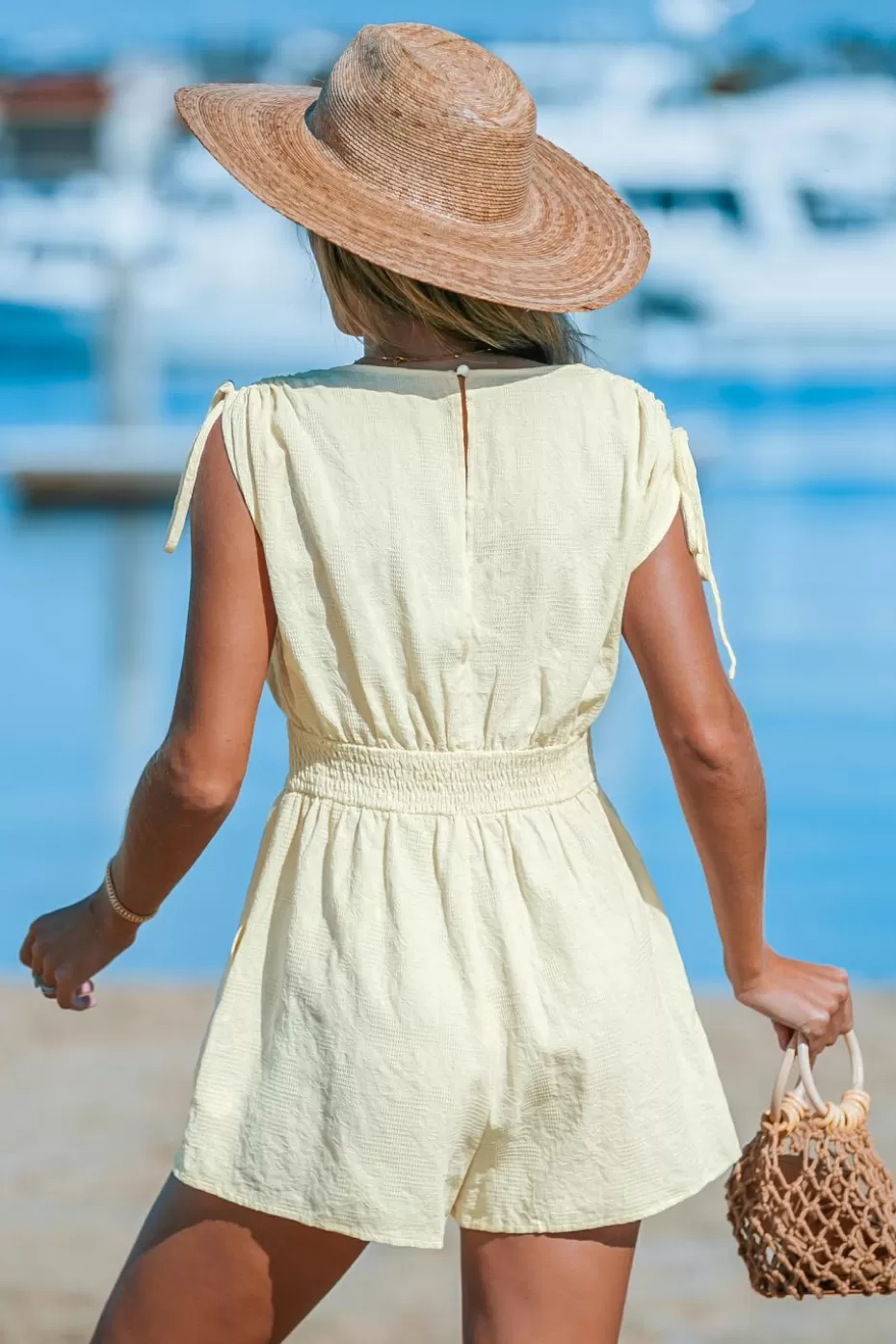 Outlet Cupshe Sleeveless Drawstring Shoulder Romper Neutral