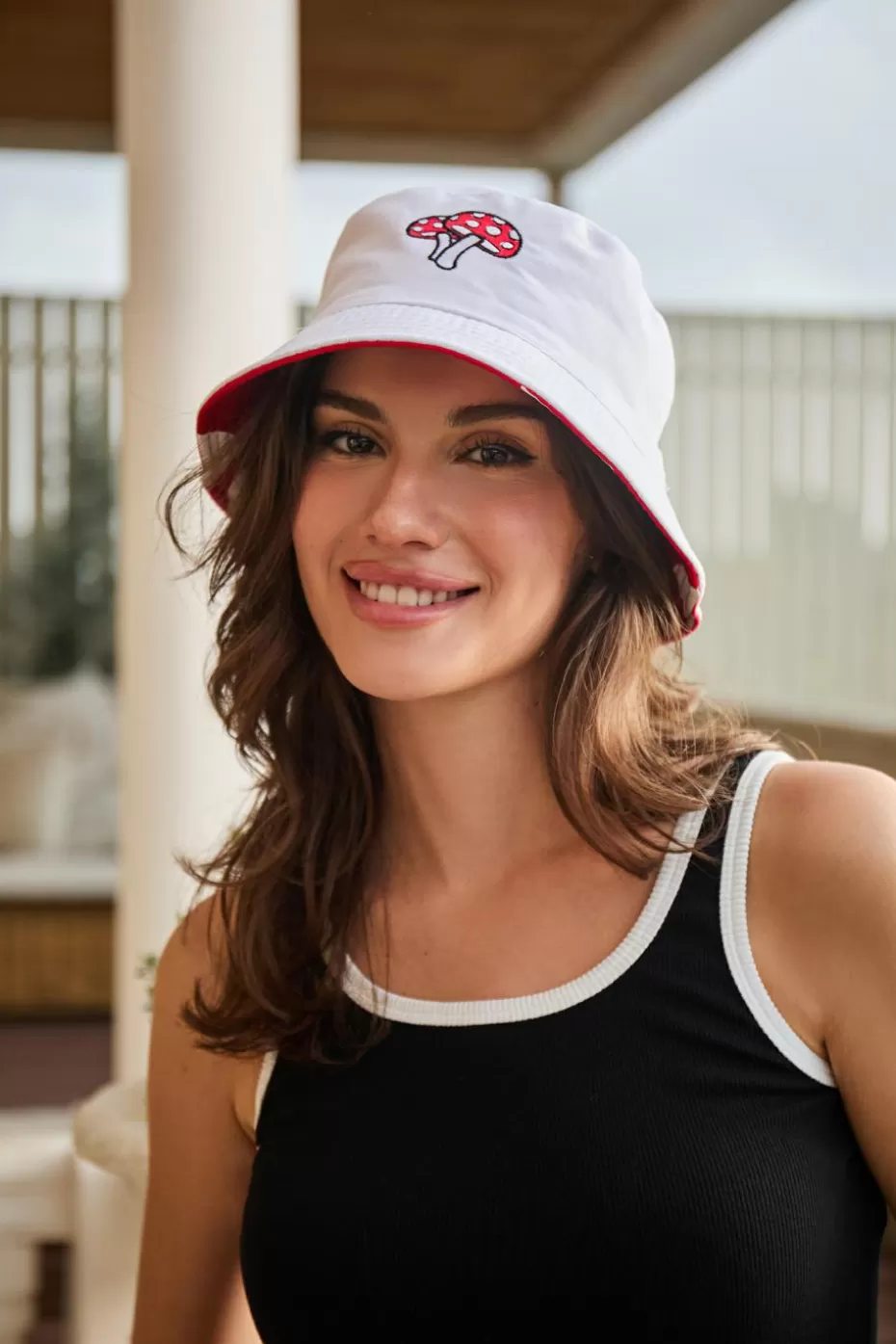 Online Cupshe & White Reversible Mushroom Bucket Hat Red