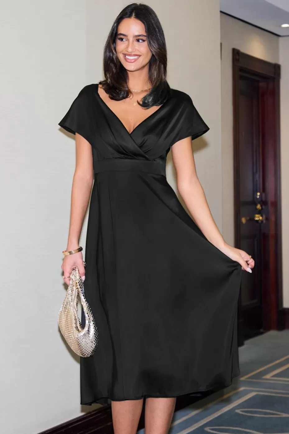 Outlet Cupshe Retro V-Neck Short Sleeve Midi Dress Black