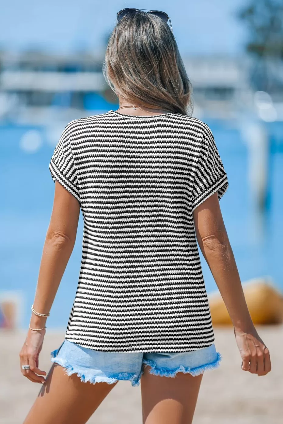 Outlet Cupshe Striped Notched Neck Tee Black