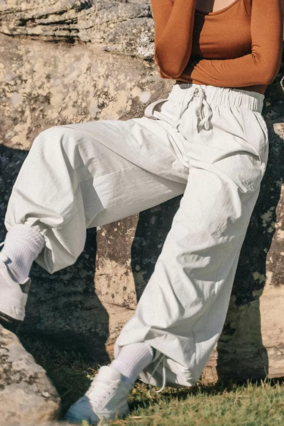 Sale Cupshe Elastic Waist Tapered Leg Pants White