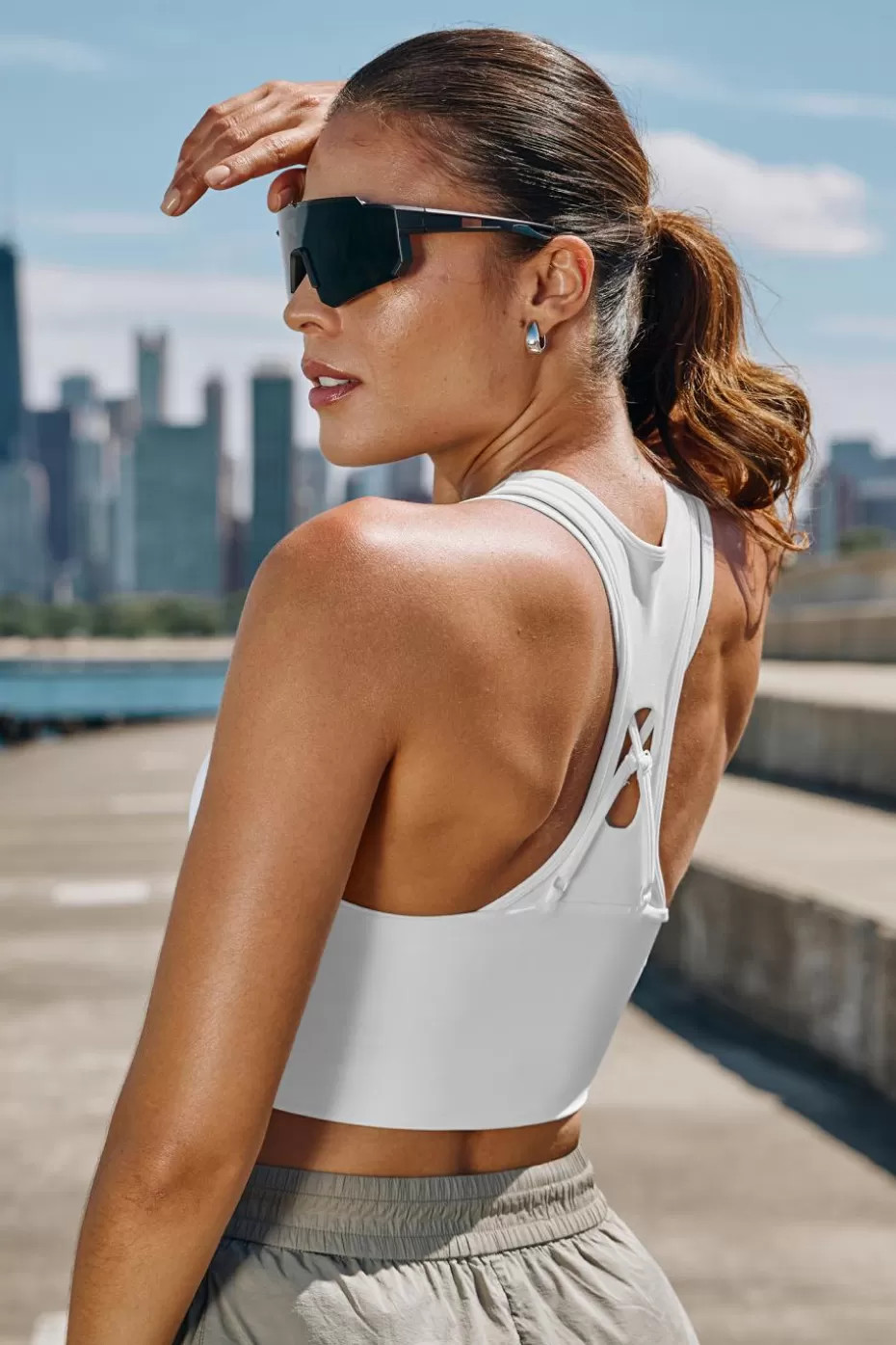 Outlet Cupshe Scoop Neck Sleeveless Crop Top White